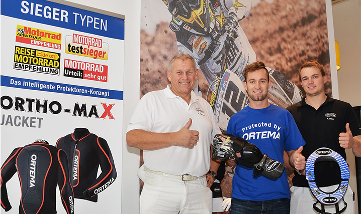 Weltklasse Motocrossfahrer Max Nagl mit High-Tech Knieorthese